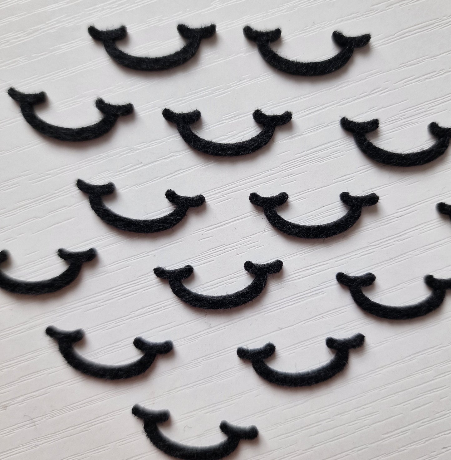 10-pack Felt Smiles